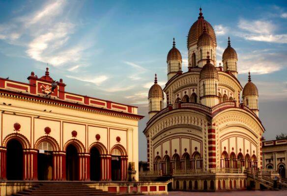 New Delhi to Kolkata Trains