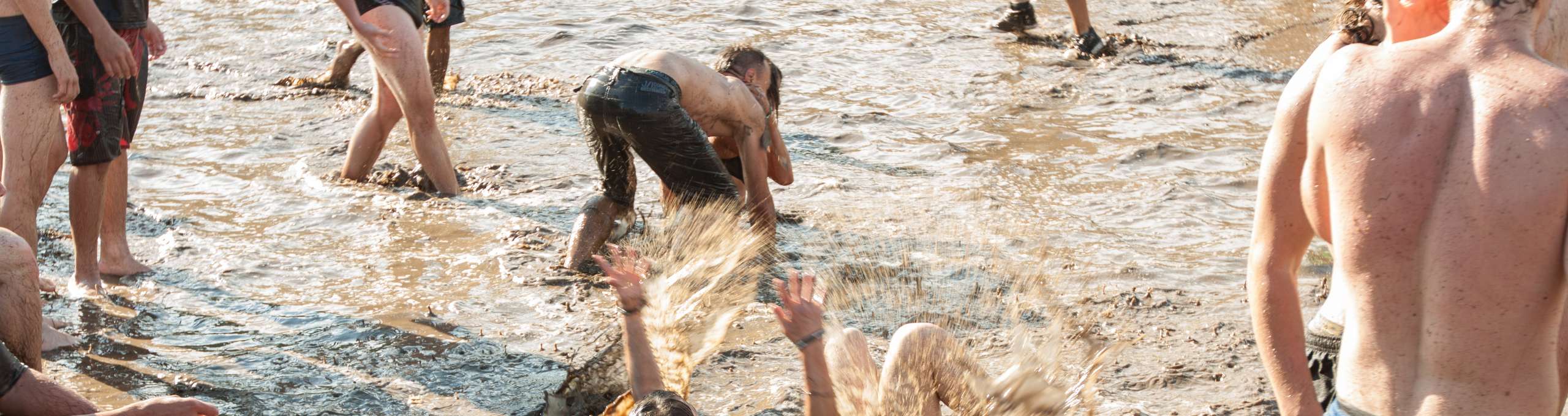 My Surreal Glastonbury Experience Dancing In The Mud And Finding Myself